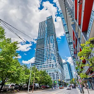 Luxury 2 Bedroom High Floor Close To Eaton Center Guest house Toronto